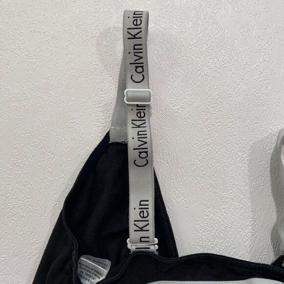 Calvin Klein Black Triangle Bralette | Size M - Picture 4 of 5
